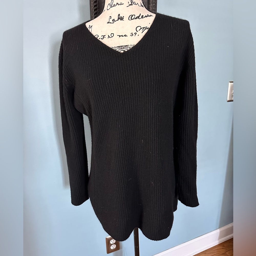 Lord and Taylor Black Cashmere Women's Sweater